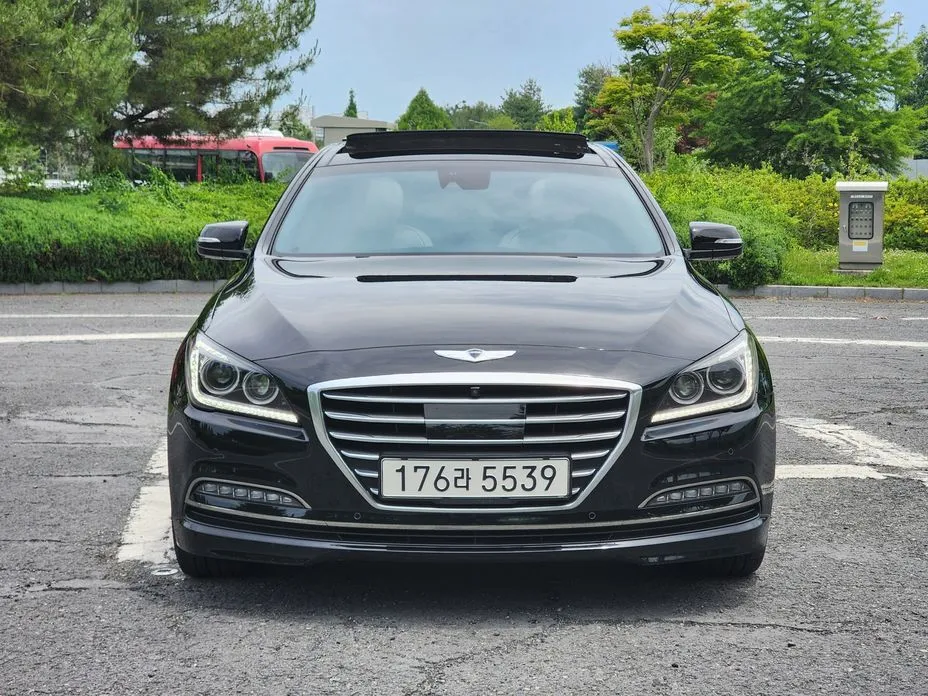 Hyundai Genesis 2016