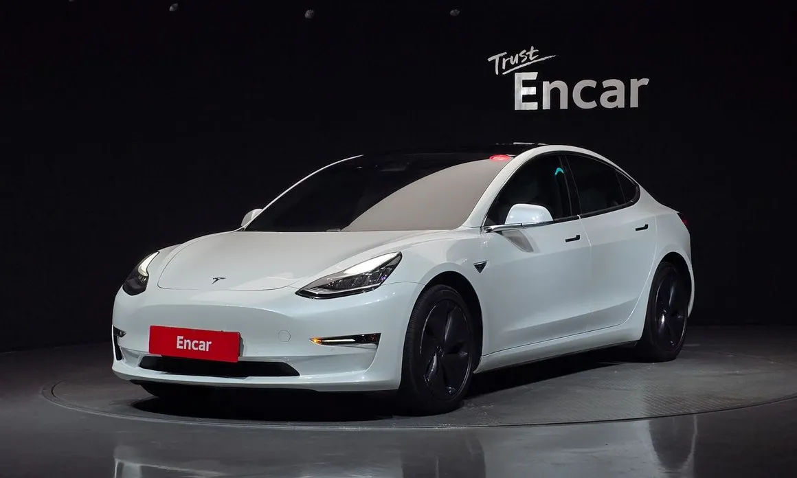 Tesla Model 3 2020