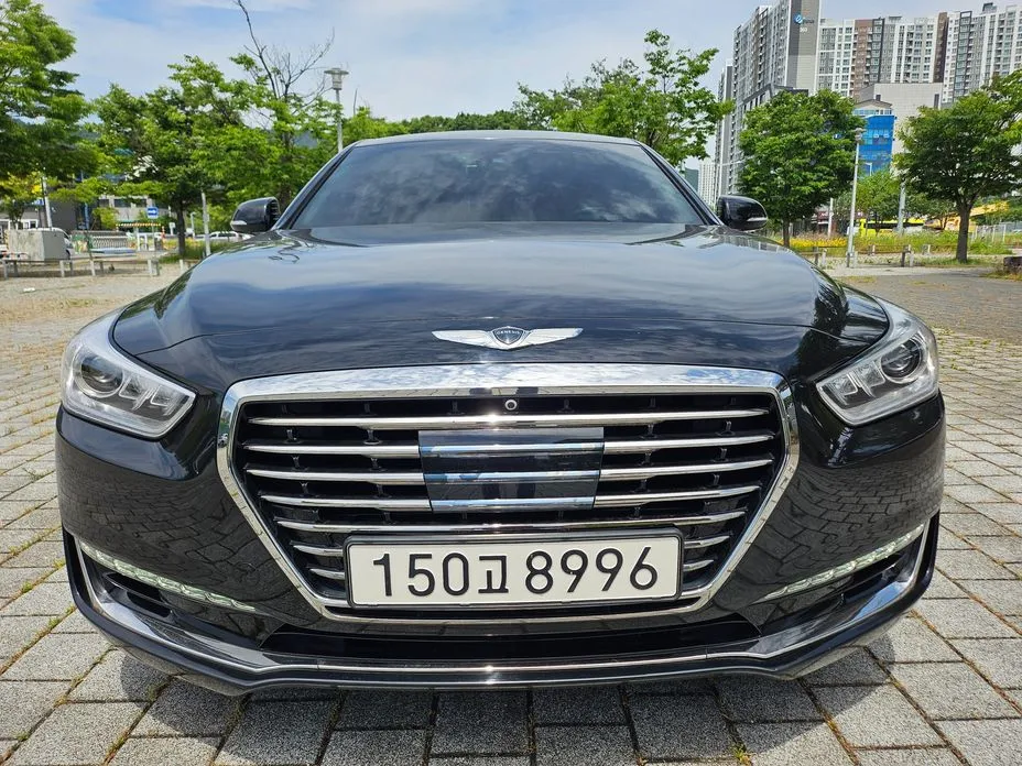 Genesis EQ900 2016