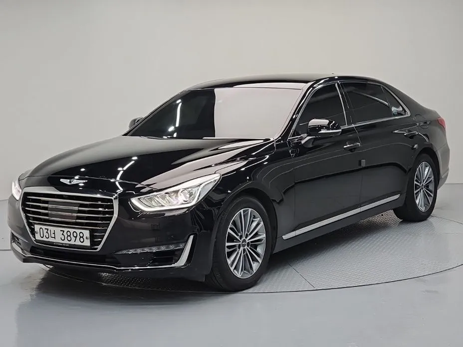 Genesis EQ900 2017