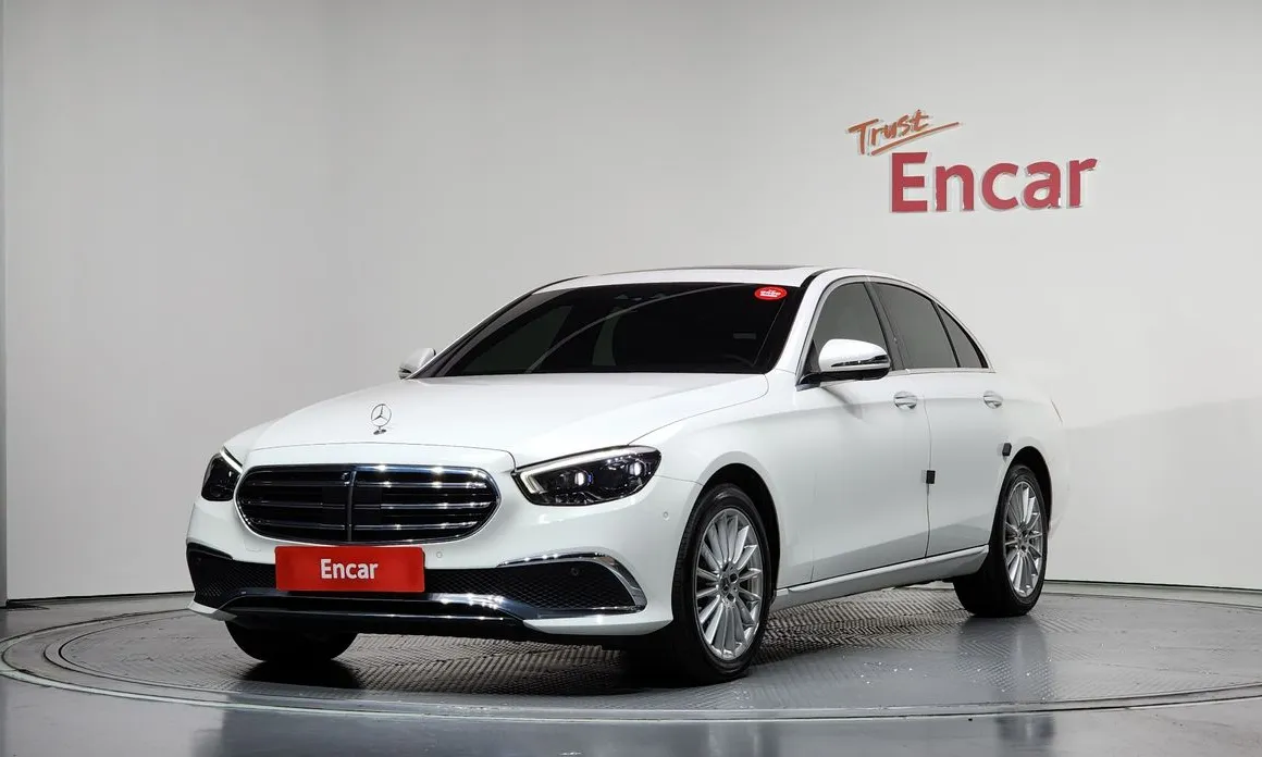 Mercedes-Benz E-Class 2022