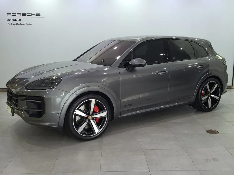 Porsche Cayenne 2025
