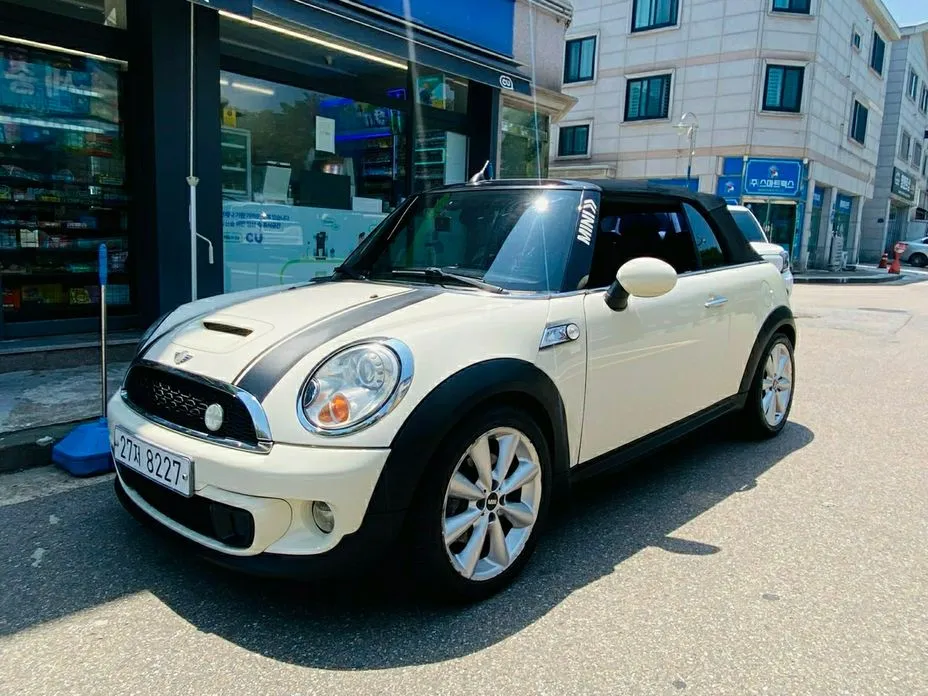 Mini Cooper Convertible 2012