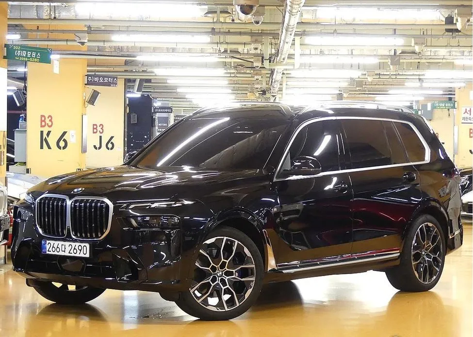 BMW X7 2025