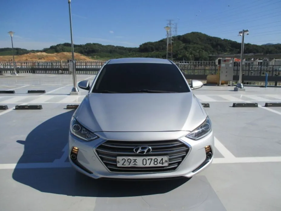 Hyundai AVANTE 2017