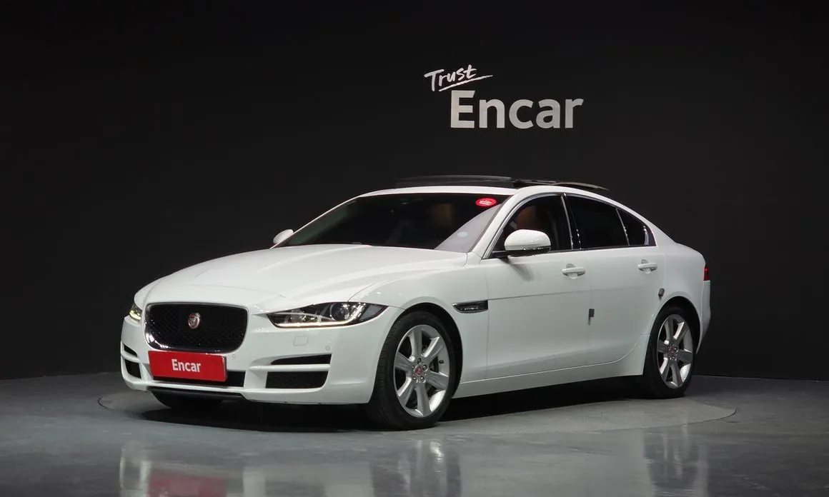 Jaguar XE 2016