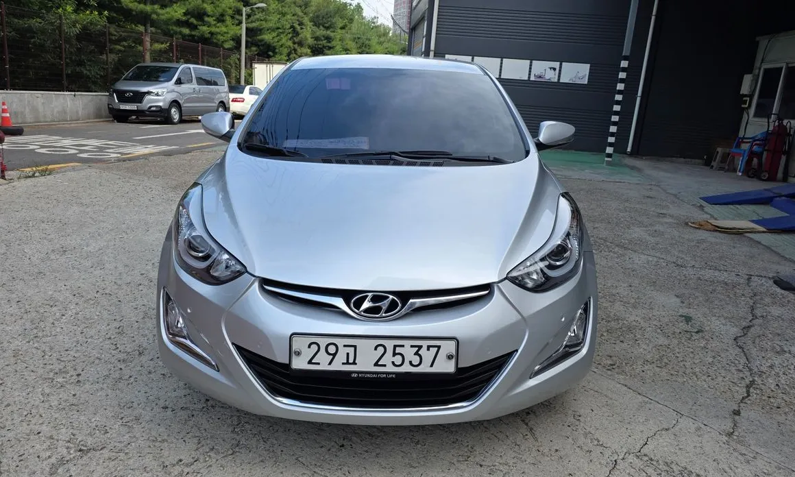 Hyundai AVANTE 2015