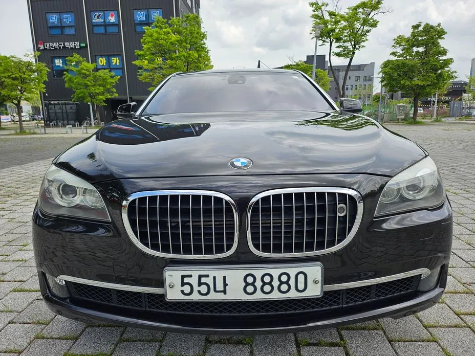 BMW 7-Series 2010