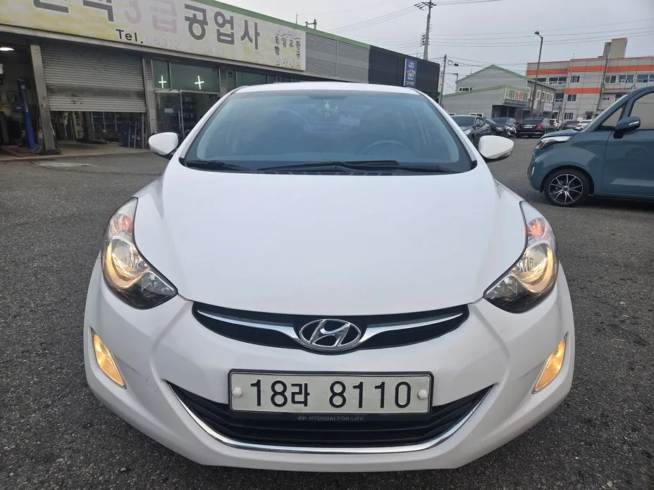 Hyundai AVANTE 2013