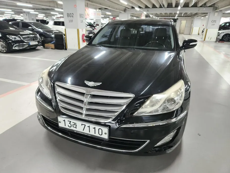 Hyundai Genesis 2012