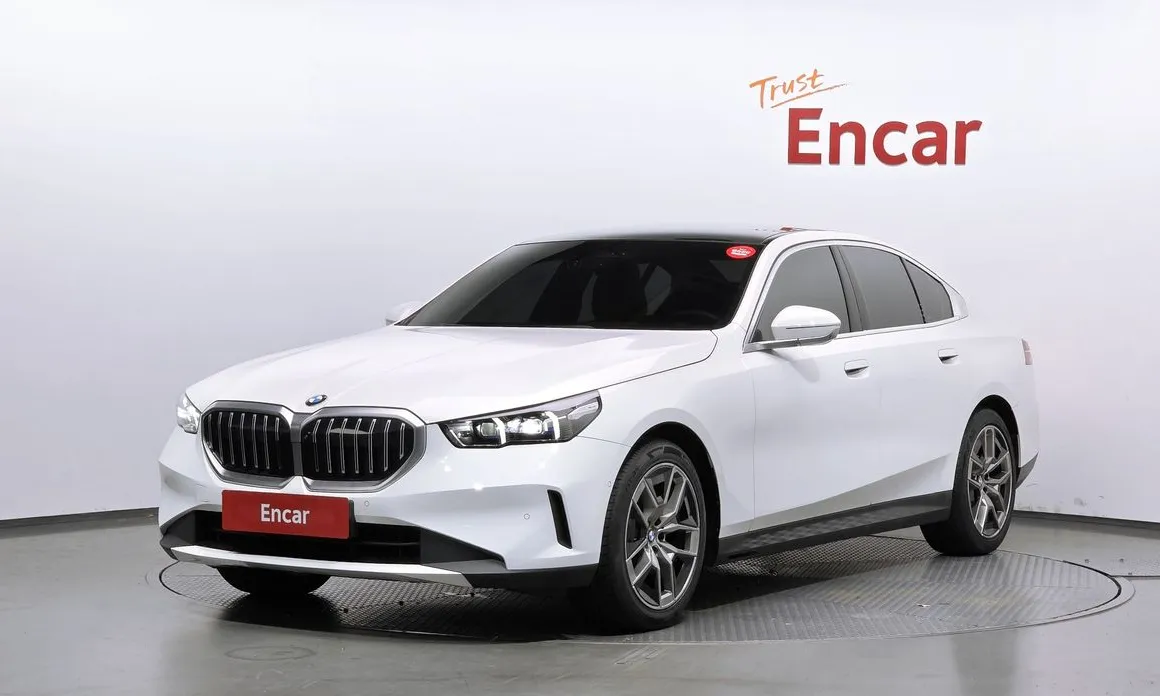 BMW 5-Series 2024