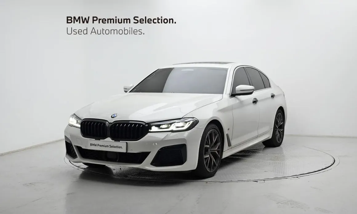 BMW 5-Series 2023