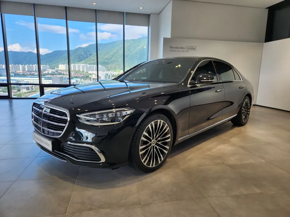 Mercedes-Benz S-Class 2024