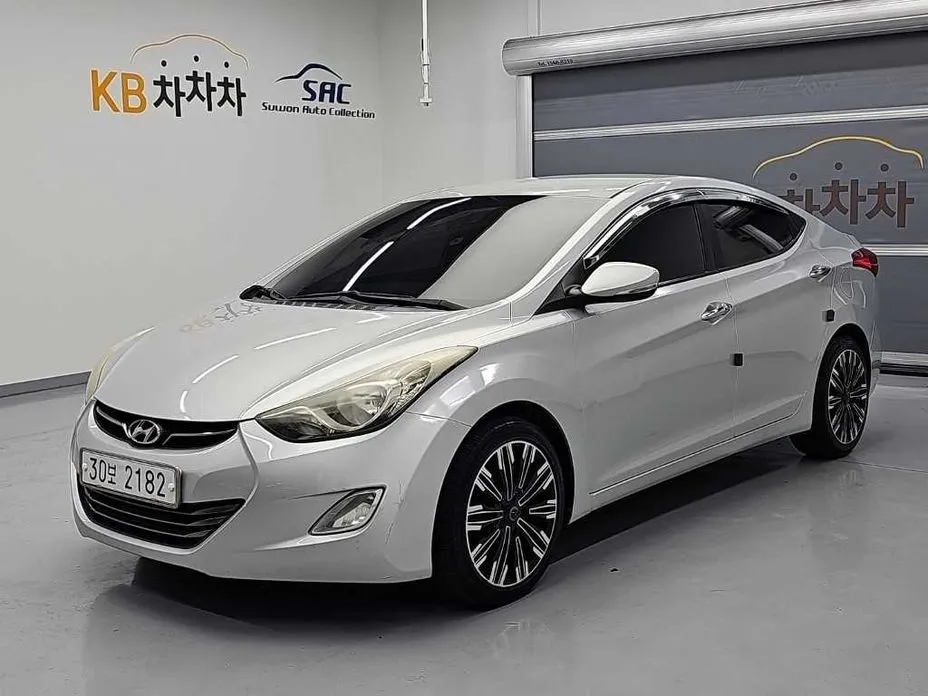 Hyundai AVANTE 2011