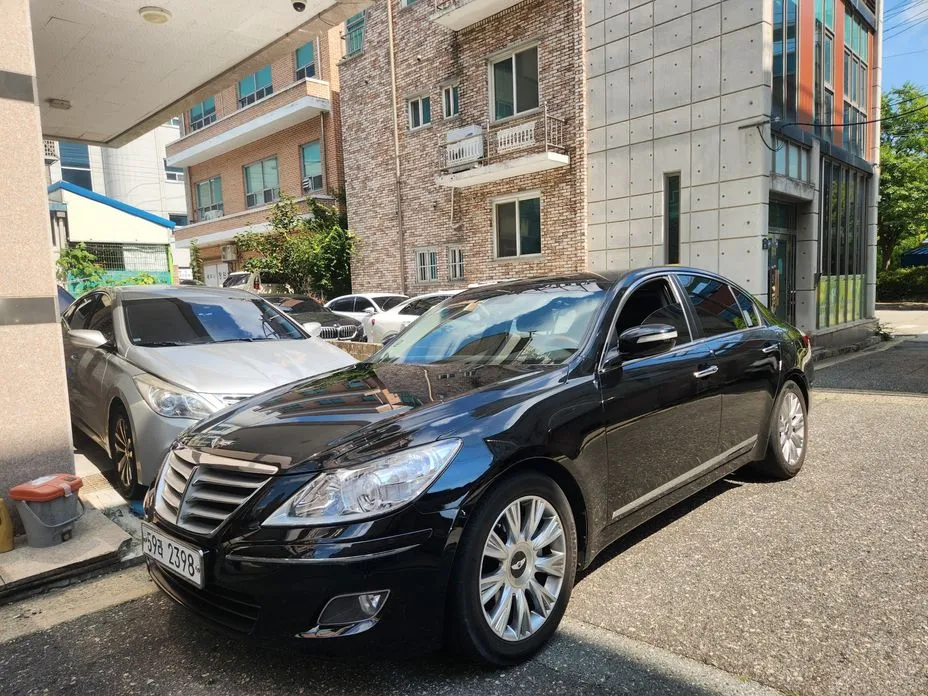 Hyundai Genesis 2008