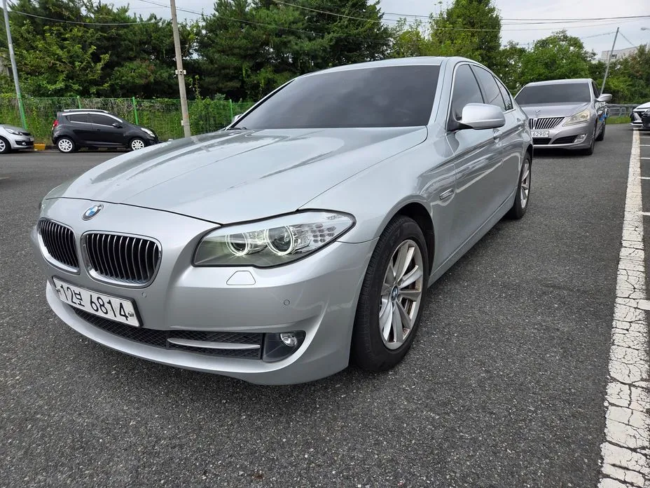BMW 5-Series 2011
