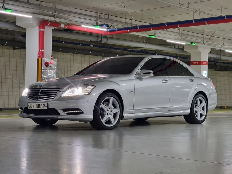 Mercedes-Benz S-Class 2011