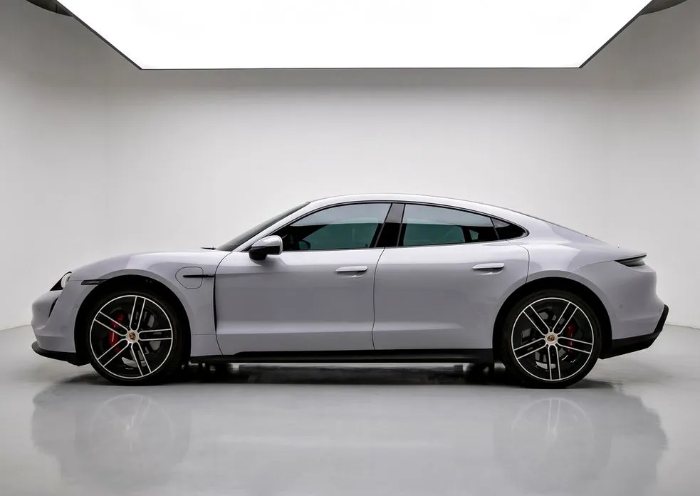 Porsche Taycan 2025