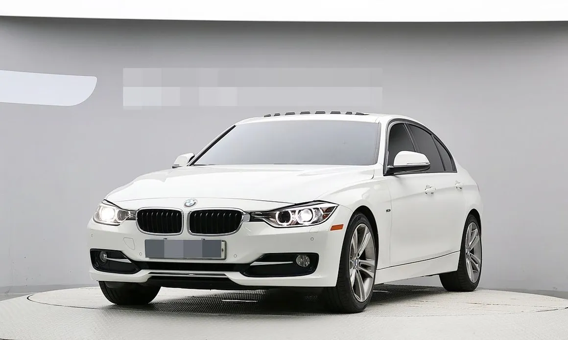 BMW 3-Series 2012