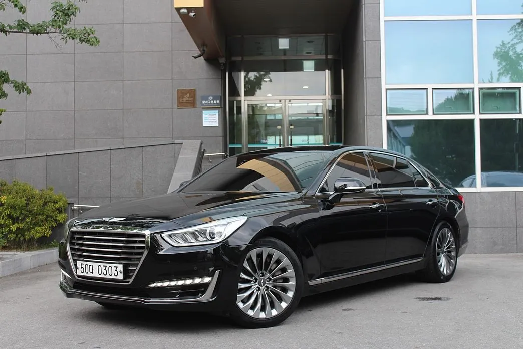 Genesis EQ900 2016