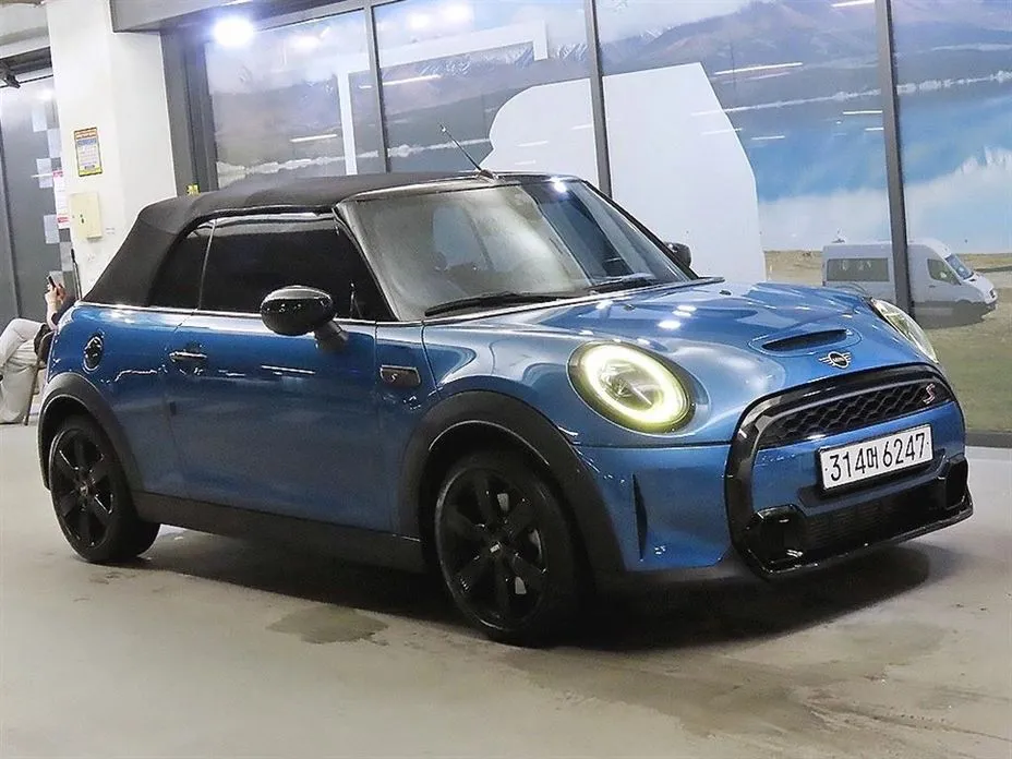 Mini Cooper Convertible 2023