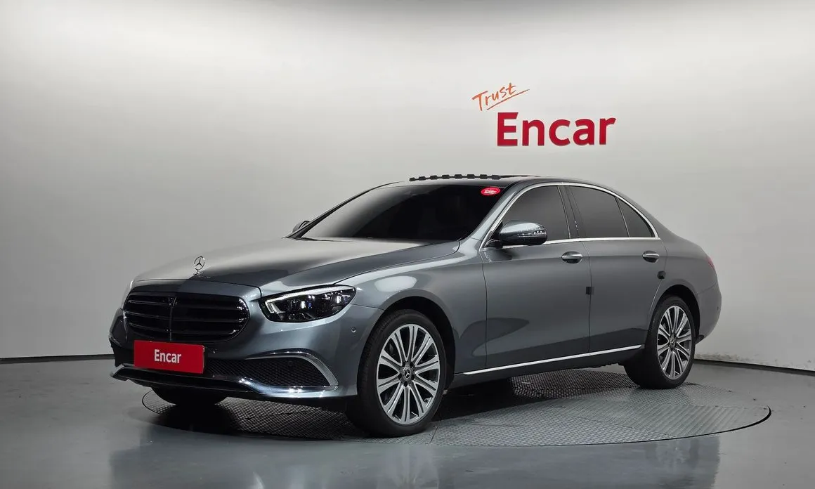 Mercedes-Benz E-Class 2023