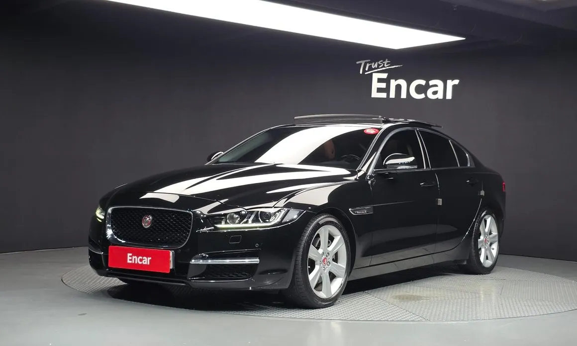 Jaguar XE 2016