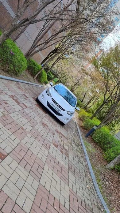 Hyundai AVANTE 2013