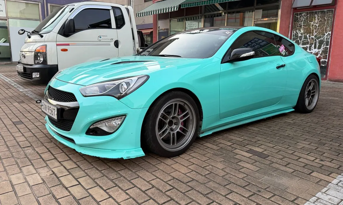 Hyundai Genesis 2012