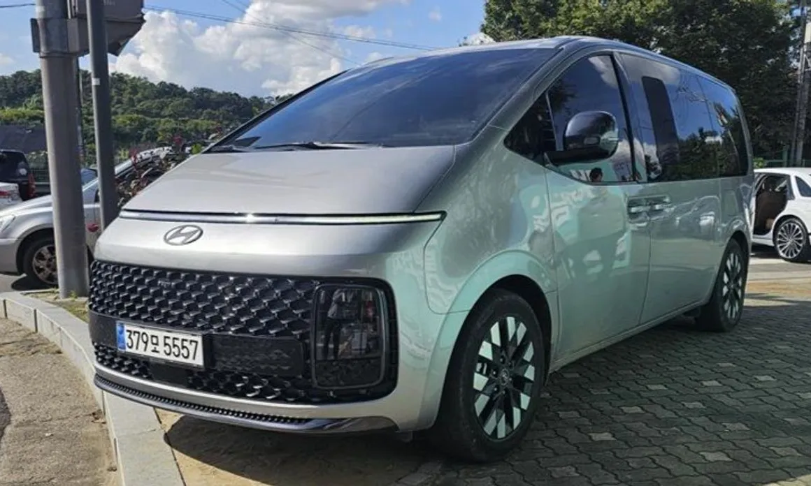 Hyundai Staria 2025