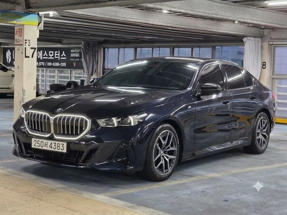 BMW 5-Series 2025