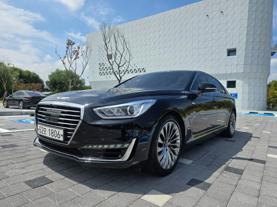 Genesis EQ900 2016
