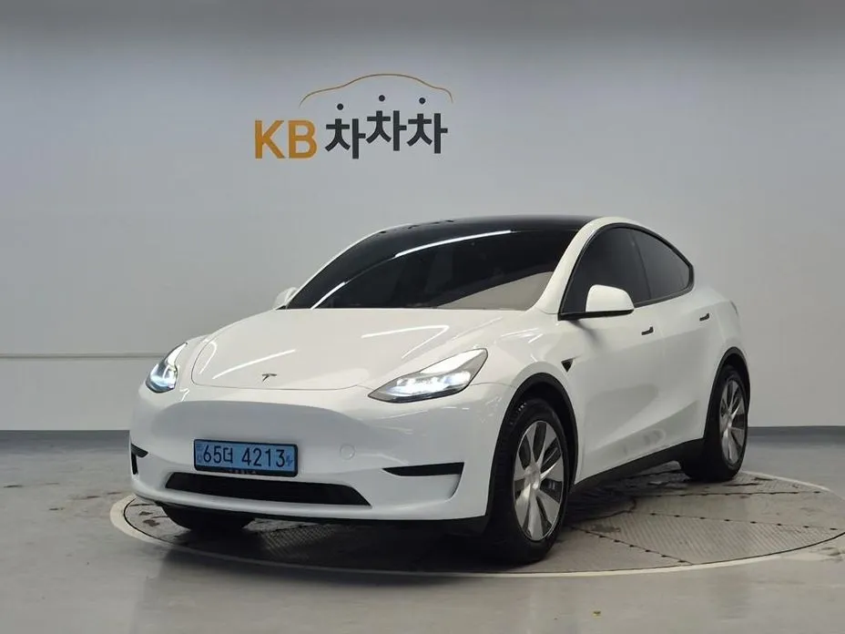 Tesla Model Y 2024