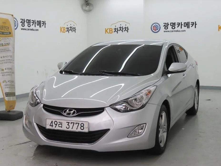 Hyundai AVANTE 2013