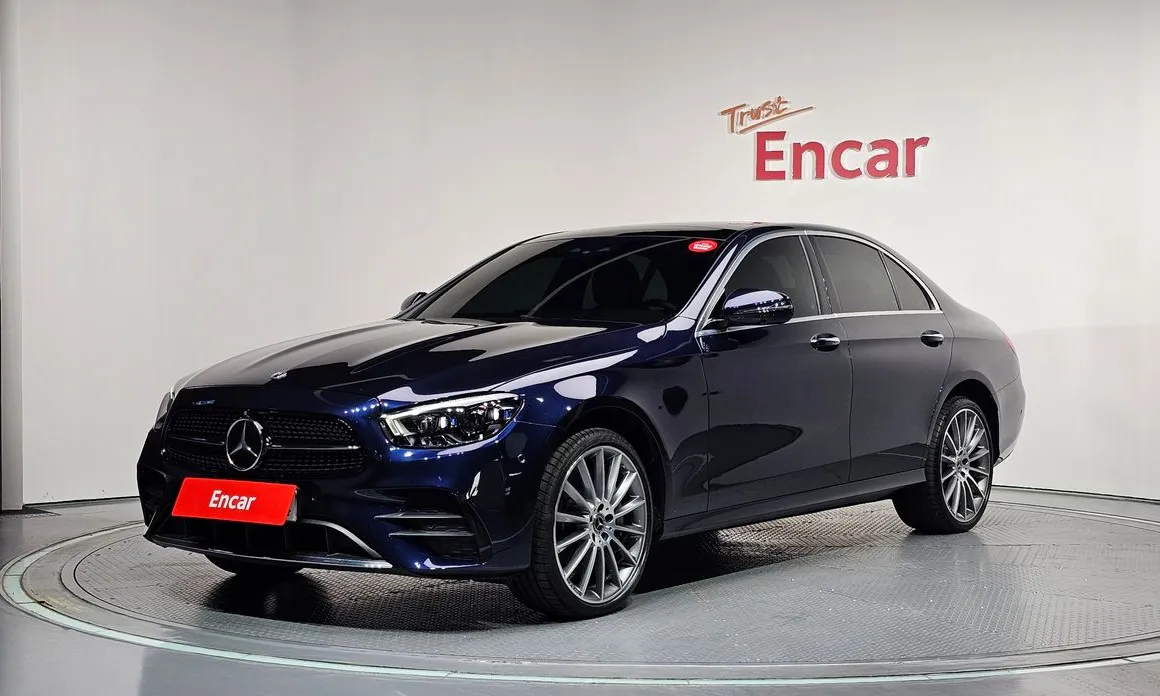 Mercedes-Benz E-Class 2022