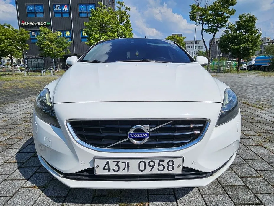 Volvo V40 2015