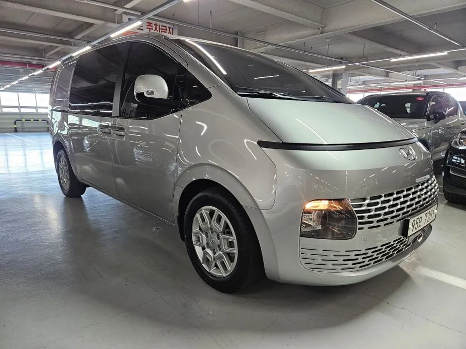 Hyundai Staria 2022