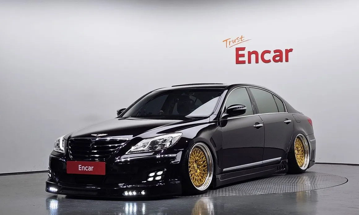 Hyundai Genesis 2012