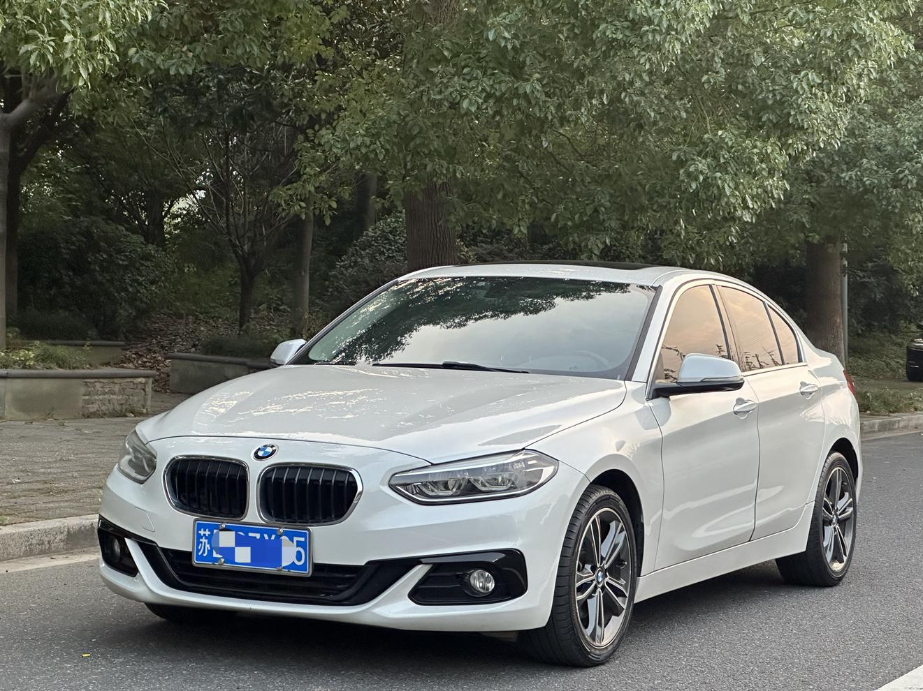 BMW 1 серия 2018 г. 118i спортивный