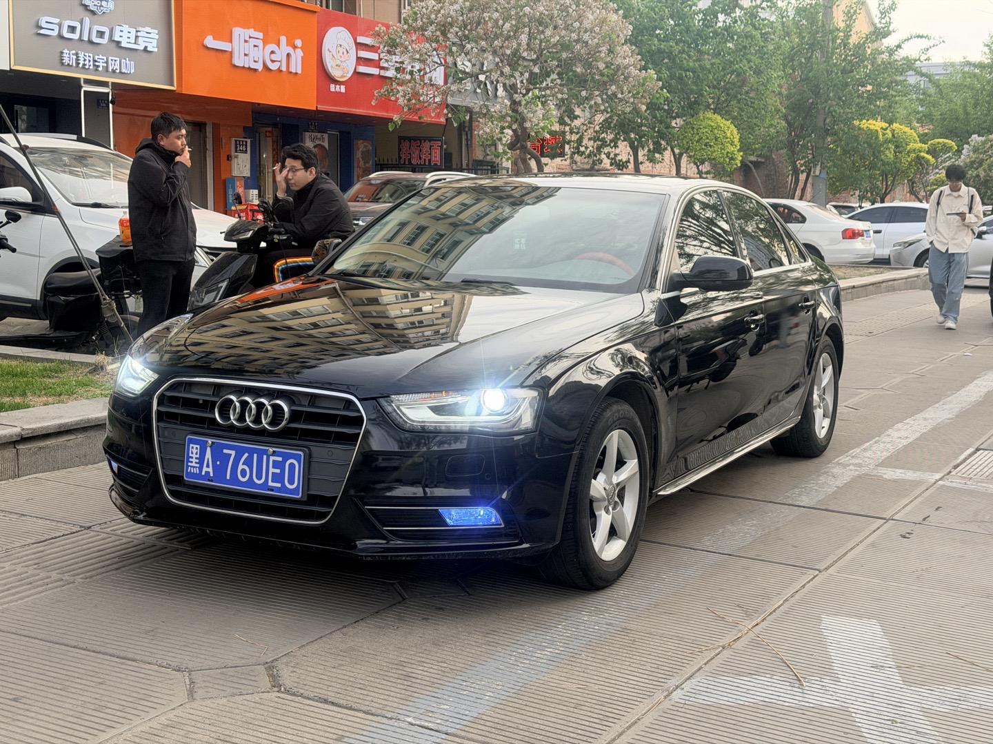 Audi A4L 2013 г. 35 TFSI автоматический стандартного типа