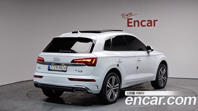 Audi Q5 45 TFSI Quattro Premium 2021 Кроссовер