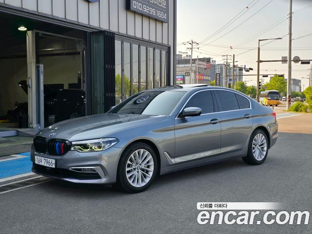 BMW 5-Series 530i Luxury Plus 2019 Средний класс