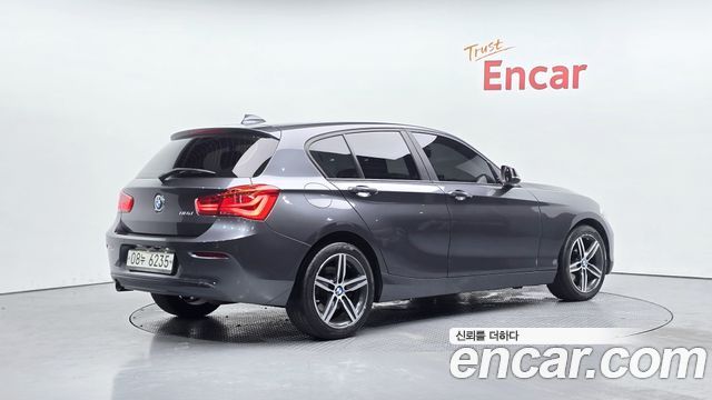 BMW 1-Series 118d JOY 5DOOR 2017 Компактный автомобиль