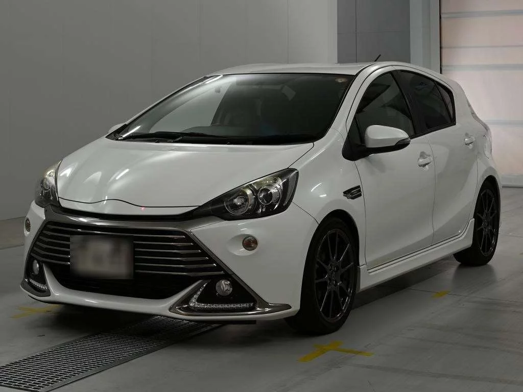 Toyota AQUA 2014