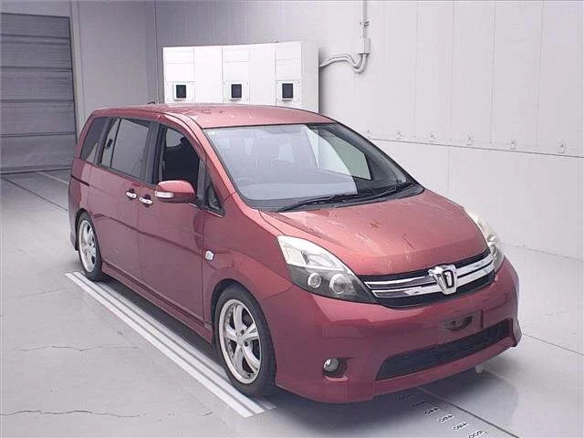 TOYOTA ISIS 2012 из Японии