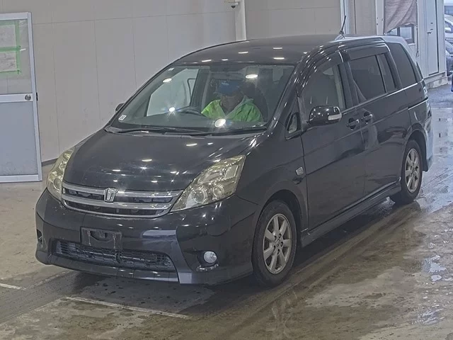 TOYOTA ISIS 2007 из Японии