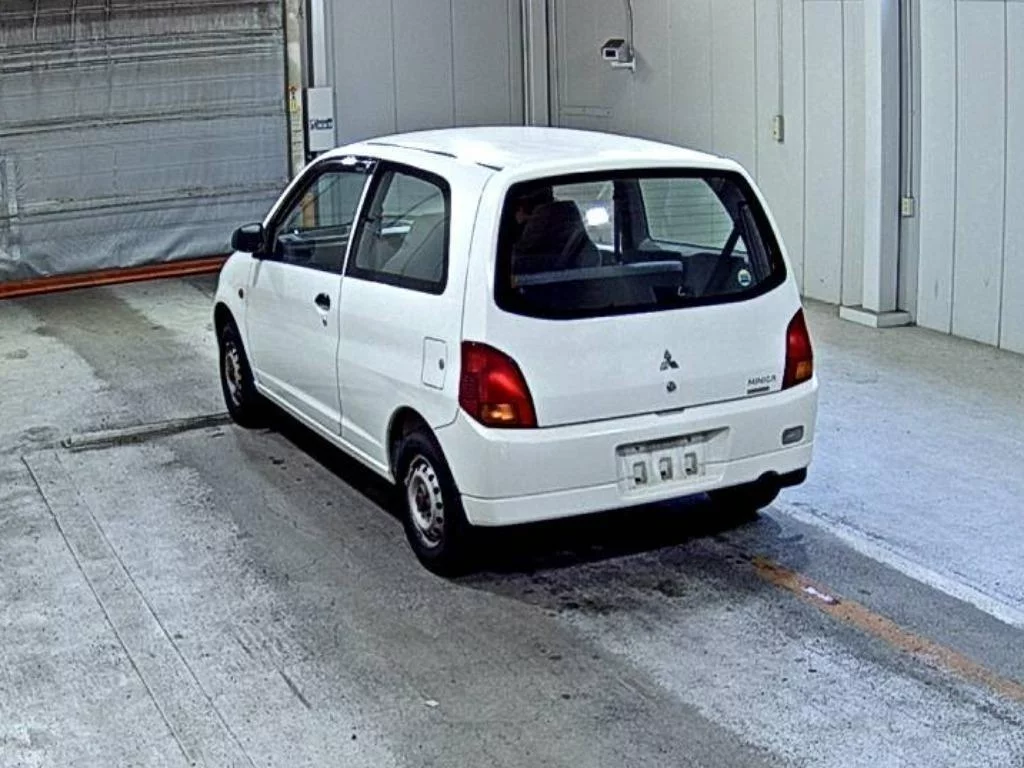 Mitsubishi Minica 2001