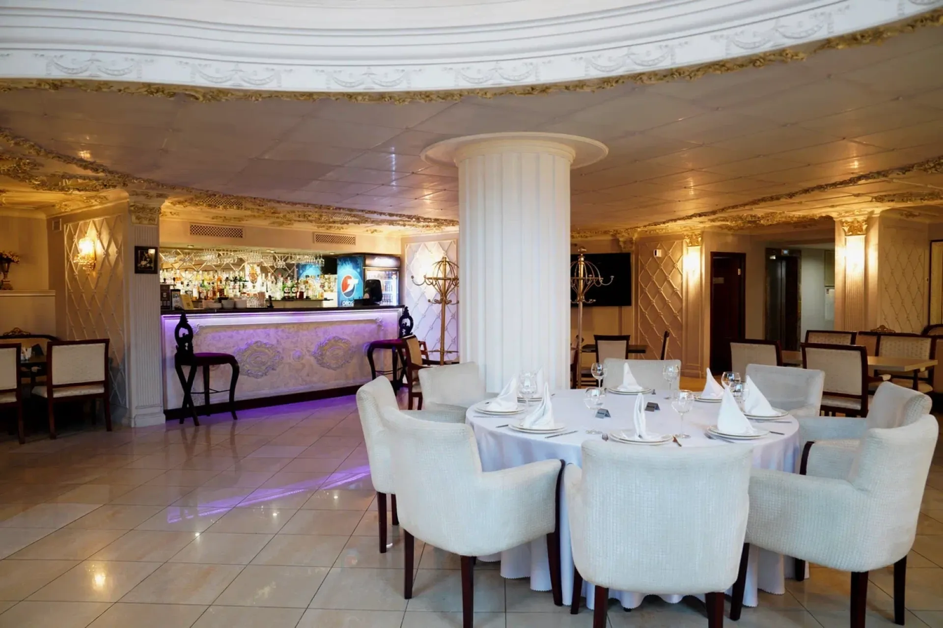 Зеркальный