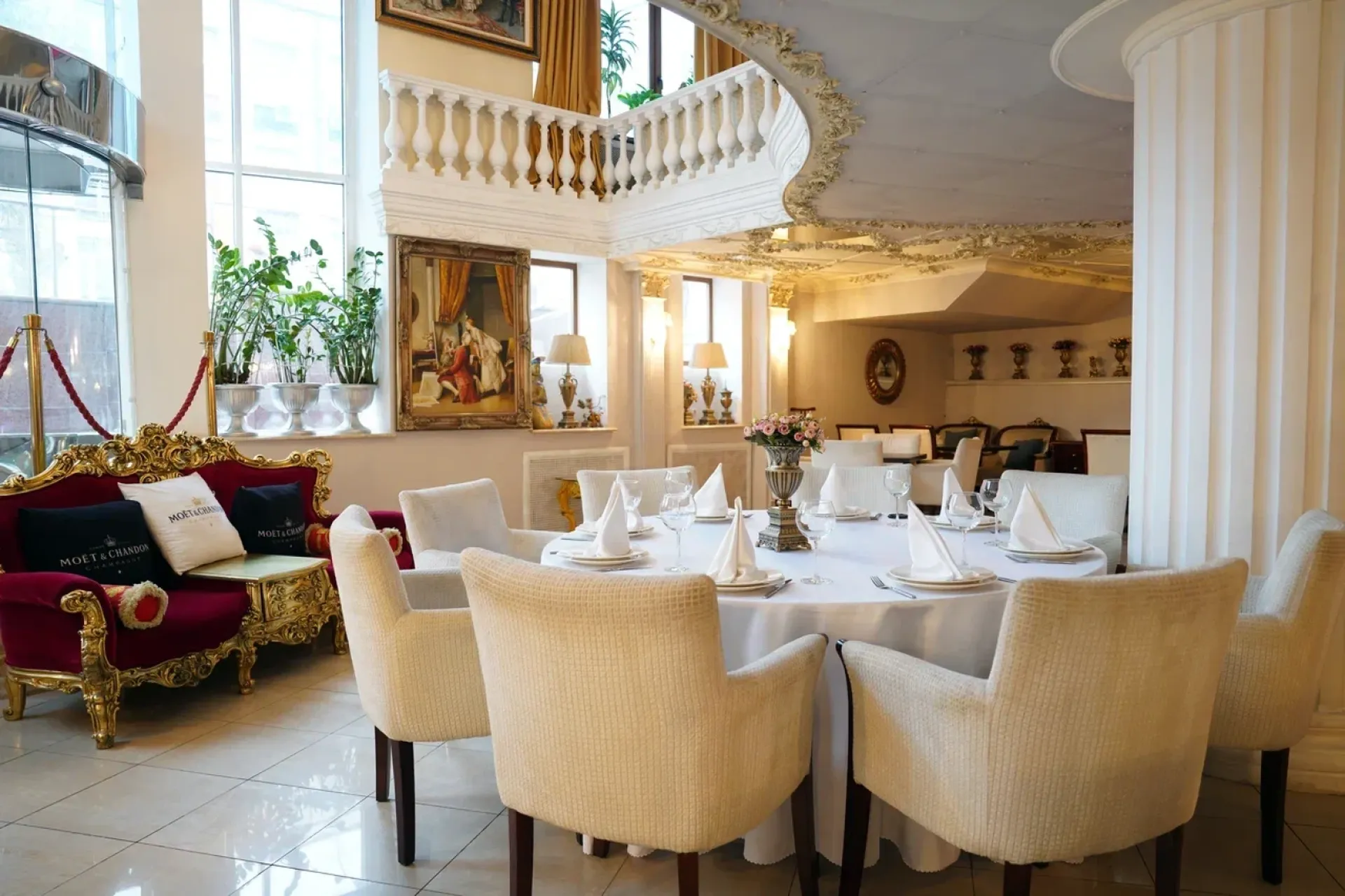 Зеркальный