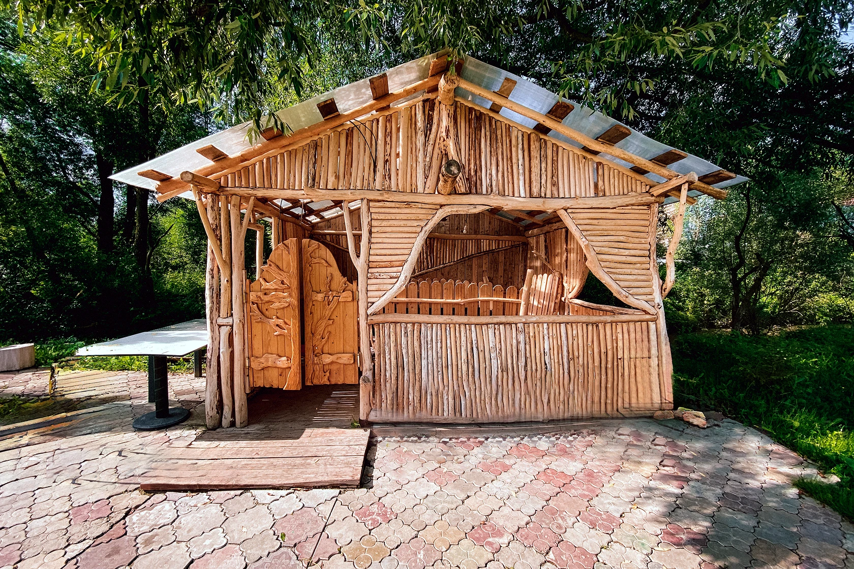 Descriptive Alt Text